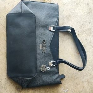 Guess medium purse